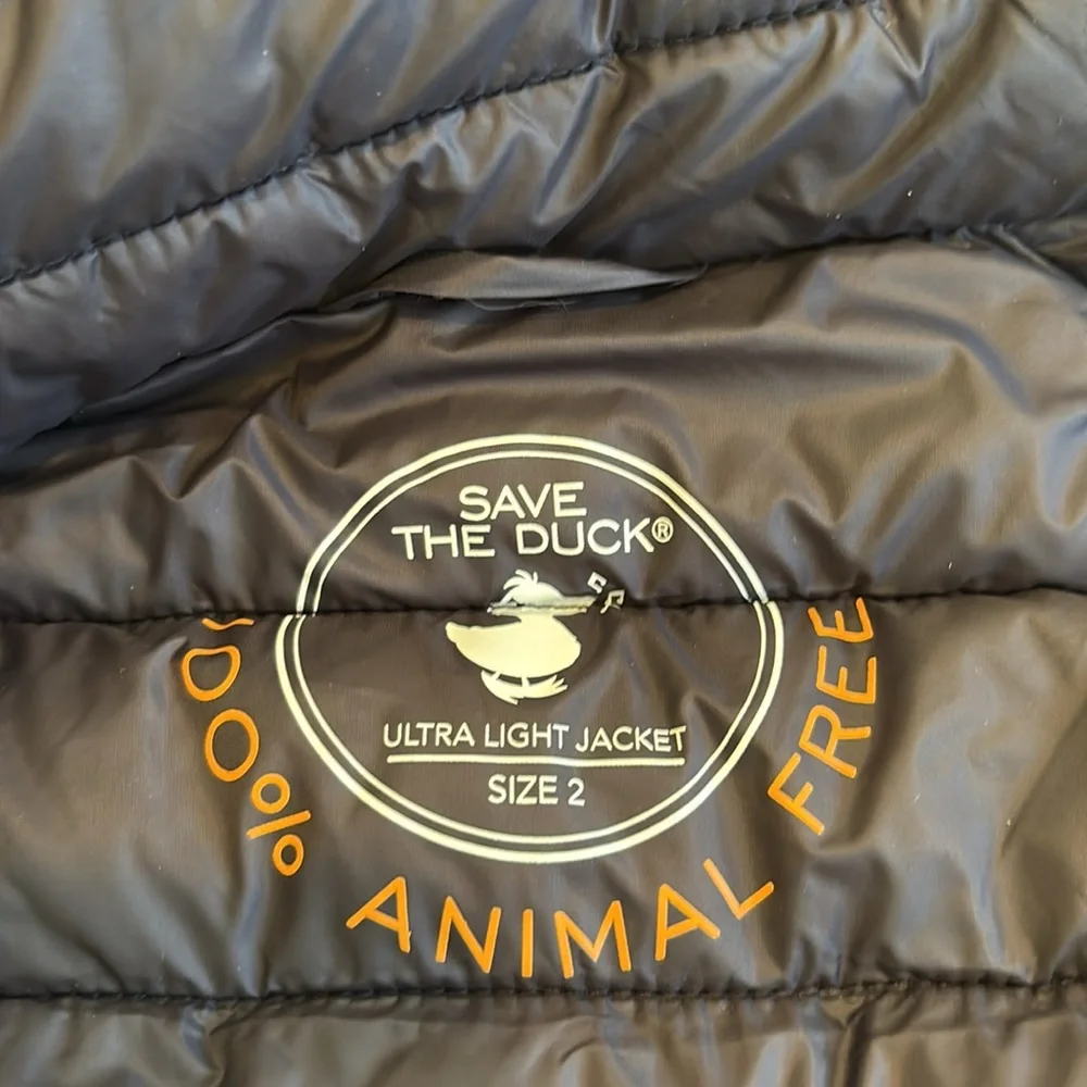 Save the Duck Puffer Vest in Black - Picture 5 of 5